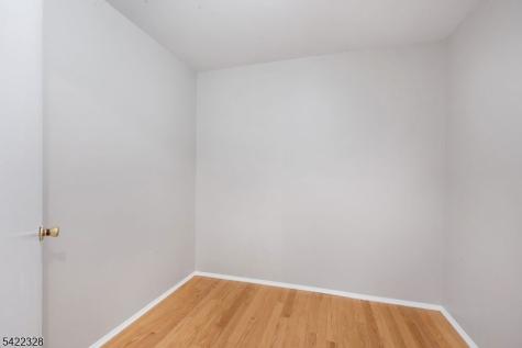 32 Pasture Court Roxbury NJ 07852