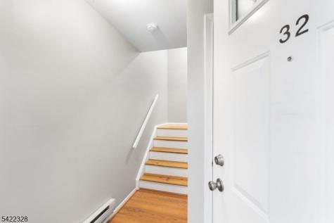 32 Pasture Court Roxbury NJ 07852
