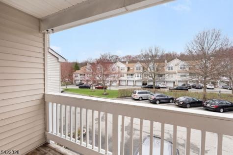 32 Pasture Court Roxbury NJ 07852