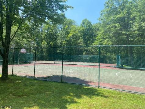 32 Pasture Court Roxbury NJ 07852