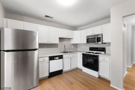 32 Pasture Court Roxbury NJ 07852