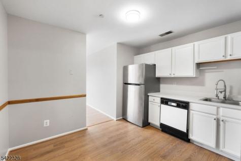 32 Pasture Court Roxbury NJ 07852