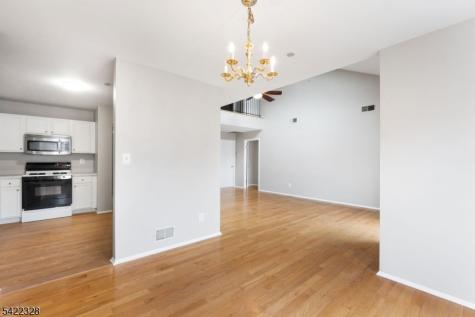 32 Pasture Court Roxbury NJ 07852