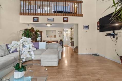 39 Oriole Terrace Hampton NJ 07860