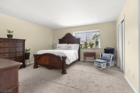 39 Oriole Terrace Hampton NJ 07860