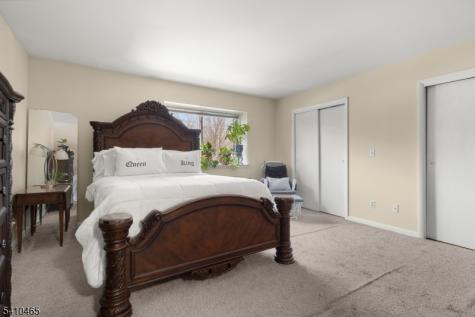 39 Oriole Terrace Hampton NJ 07860