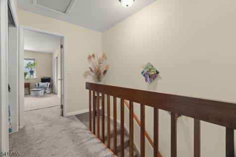 39 Oriole Terrace Hampton NJ 07860