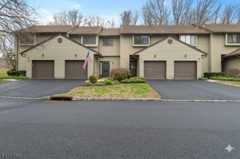 39 Oriole Terrace Hampton NJ 07860