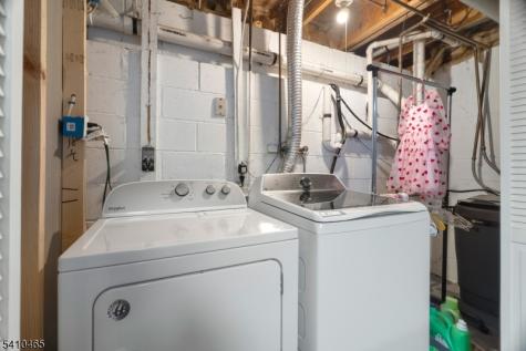 39 Oriole Terrace Hampton NJ 07860