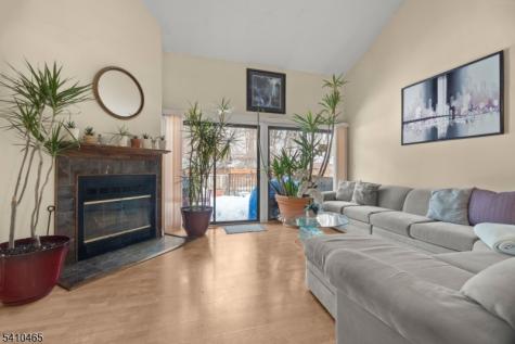 39 Oriole Terrace Hampton NJ 07860