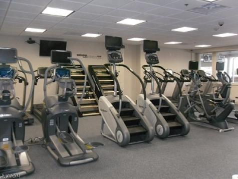 30 Freedomway Jersey City NJ 07305