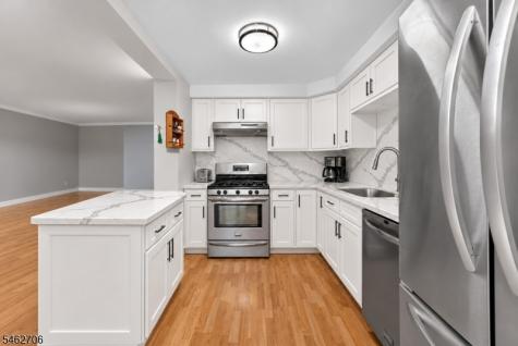 34 Cambridge Oxford NJ 07863