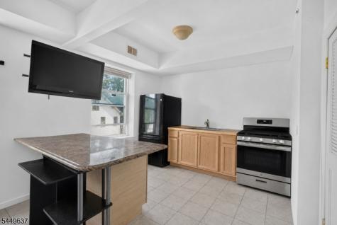 133 N Maple Avenue East Orange NJ 07017