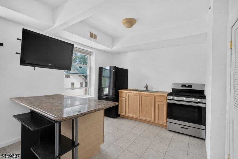 133 N Maple Avenue East Orange NJ 07017