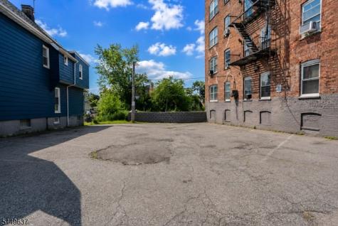 133 N Maple Avenue East Orange NJ 07017