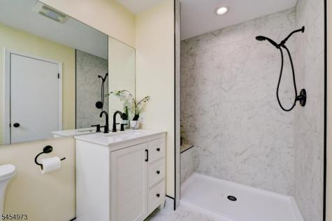 226 Crescenzi Court West Orange NJ 07052