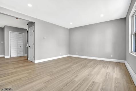 434 Halsted Street East Orange NJ 07018