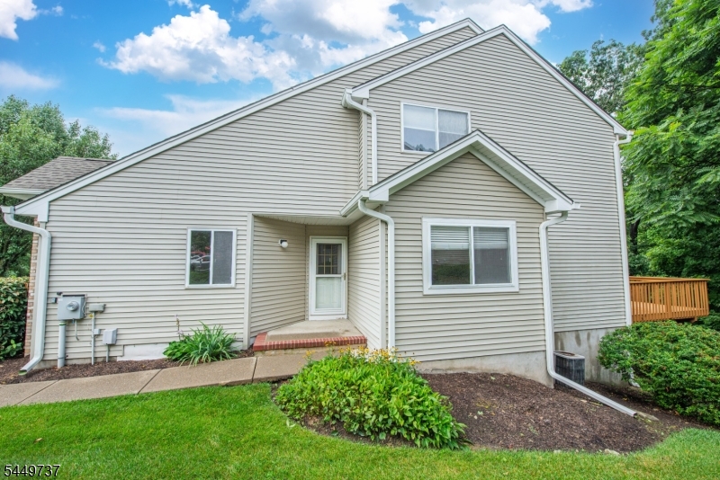 12 Pale Star Court Hardyston NJ 07419