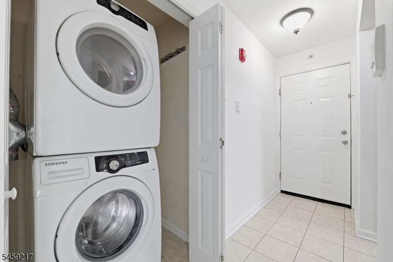 191 Sierra Court Woodbridge NJ 07095