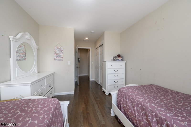 112 Valerie Drive Manville NJ 08835