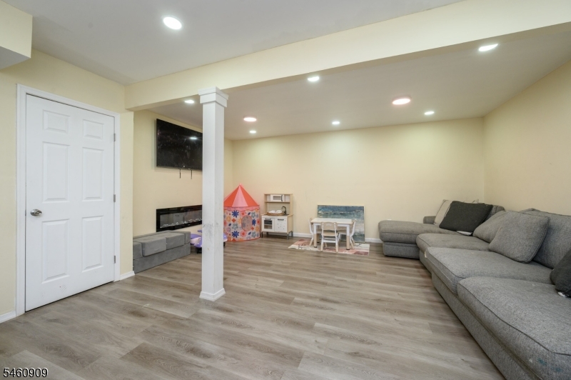 112 Valerie Drive Manville NJ 08835