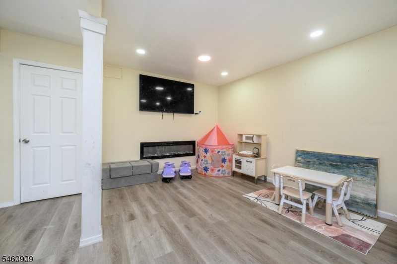 112 Valerie Drive Manville NJ 08835