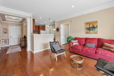9402 Warrens Way Wanaque NJ 07465
