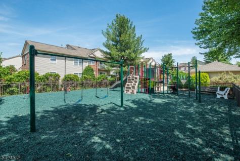 4 Katie Court East Hanover NJ 07936