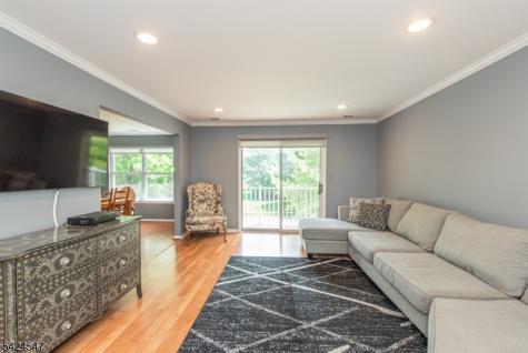 4 Katie Court East Hanover NJ 07936