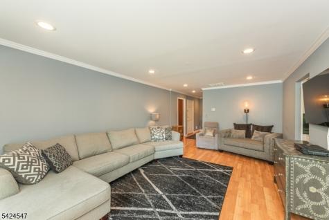 4 Katie Court East Hanover NJ 07936