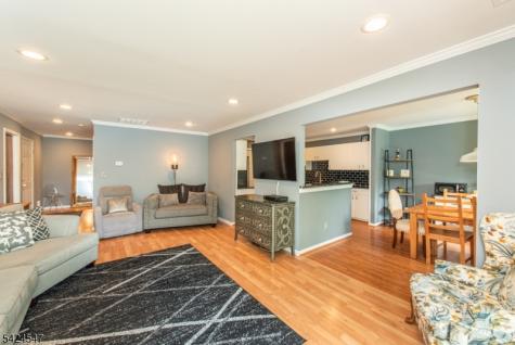 4 Katie Court East Hanover NJ 07936