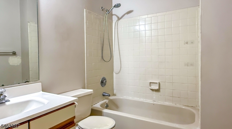 90 Stonehedge Court Franklin NJ 08873