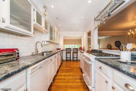 39 Chelsea Court Madison NJ 07940