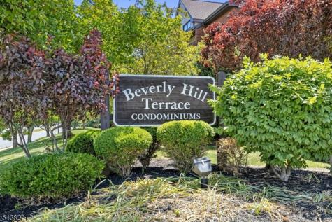 121 Beverly Hill Terrace Woodbridge NJ 07095