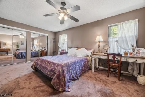 13 Betty Court Lebanon NJ 08833