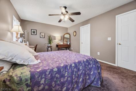 13 Betty Court Lebanon NJ 08833