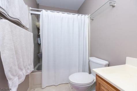 13 Betty Court Lebanon NJ 08833