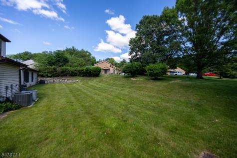 13 Betty Court Lebanon NJ 08833