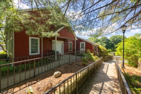 13 Betty Court Lebanon NJ 08833