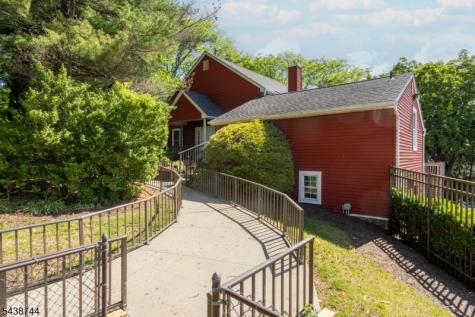 13 Betty Court Lebanon NJ 08833
