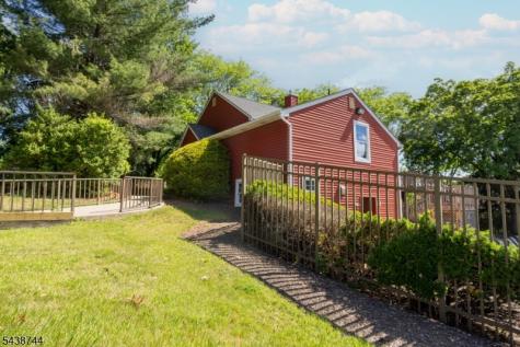 13 Betty Court Lebanon NJ 08833