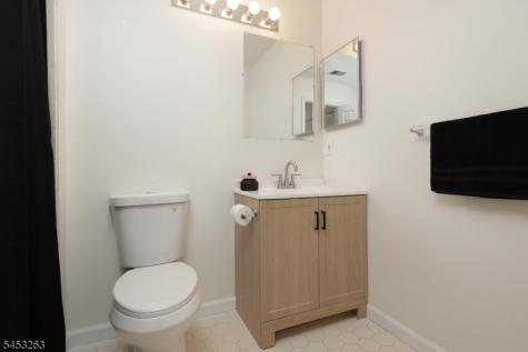 33 Holly Street Jersey City NJ 07305