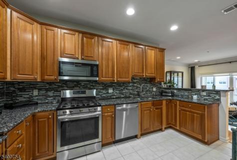4203 Warrens Way Wanaque NJ 07465