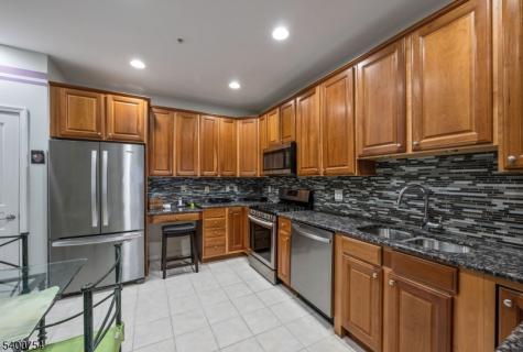 4203 Warrens Way Wanaque NJ 07465