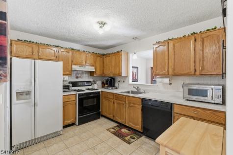 1190 W St Georges Linden NJ 07036