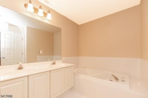 4 Eagles Nest Lane Hardyston NJ 07419
