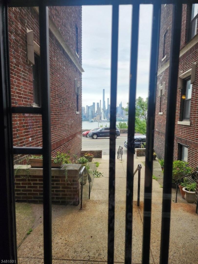 1055 Boulevard Weehawken NJ 07086