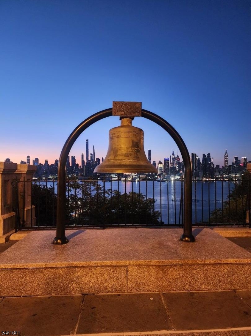 1055 Boulevard Weehawken NJ 07086