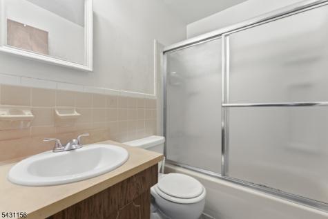 8 Cardinal Lane Hillsborough NJ 08844