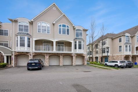 816 Kensington Lane Livingston NJ 07039
